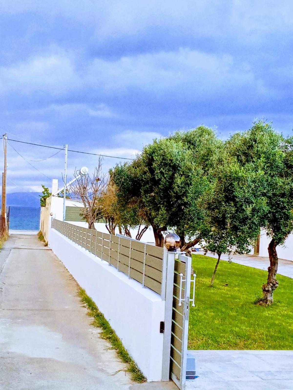 House By The Sea *